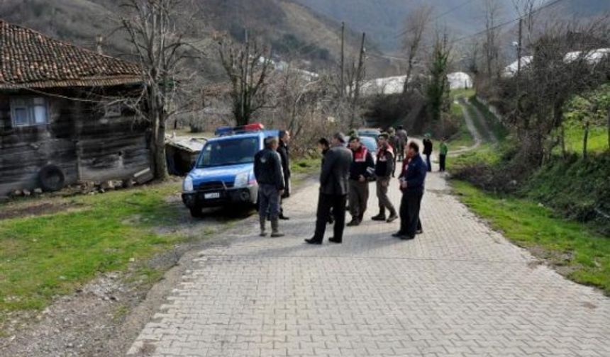 BARTIN'DA ISPIT OTU TOPLAMAK ICIN ORMANA GIDEN 82 YASINDAKI KADIR DUMAN ICIN ARAMA CALISMASI BASLATILDI. FOTO-AYHAN ACAR-BARTIN-DHA