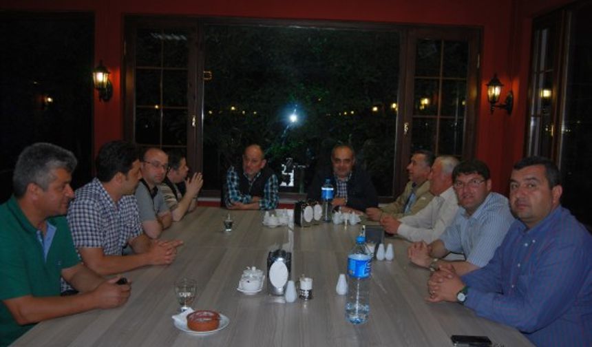 İlimizin köklü kulüpleri arasında yer alan Kemerspor 3 yılda bir yapılan olağan genel kurul toplantısını 27.04.2014 tarihinde gerçekleştirdi. Foto: Muhammet Bayraktar