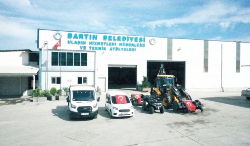 Bartın&#039;da Belediye filosuna kazandırılan yeni araçlar düzenlenen törenle hizmete sunuldu.
