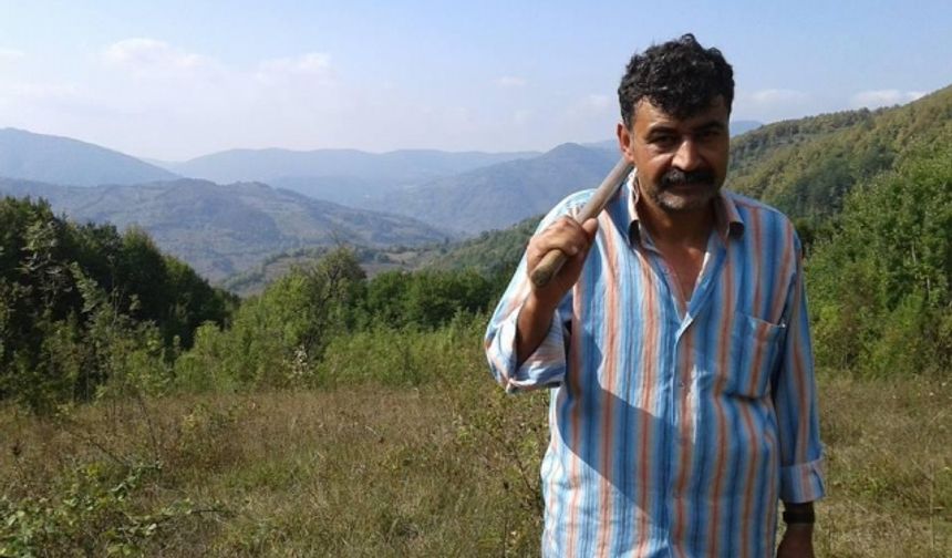 Edinilen bilgilere göre olay, Bartın Ulus ilçesi Büyükdüz mevkisinde meydana geldi. 

Kumluca Beldesi Konuklu Köyü sakinlerinden Halil Tezel isimli işçi, ormanda çalıştığı sırada tomruğun altında kaldı.