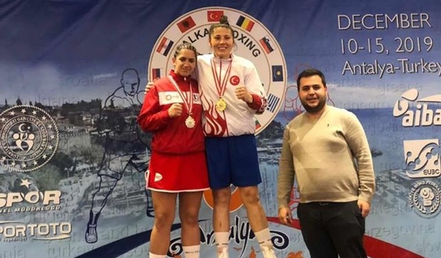 11 Ülkeden 75 sporcunun  katılımıyla Antalya&#039;da yapılan Uluslararası Balkan Boks Şampiyonasında Bartın’ımızın gururu Boks Milli Takımımızın kaptanı Şennur Demir altın madalya kazanarak Balkan şampiyonu oldu.