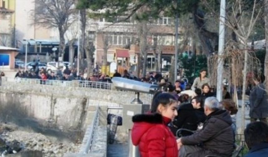 BARTIN’IN TATİL CENNETİ OLAN AMASRA'DA KAR YAĞIŞININ ARDINDAN YAZDAN KALMA GÜNLER YAŞIYOR. (HALİL TEKİN/BARTIN-İHA)