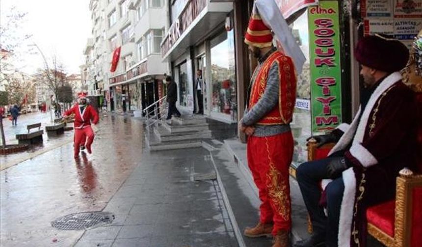 Bolu&#039;da Bbp&#039;lilerden &#039;Noel Baba&#039; Piyesli Yılbaşı Protestosu Mutlu YUCA DHA
