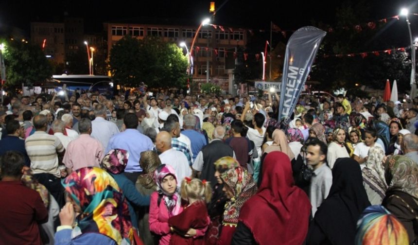 Bartın’dan kutsal topraklara hac ibadeti için  ilk kafile olarak yola çıkan hacı adayları uğurlandı.