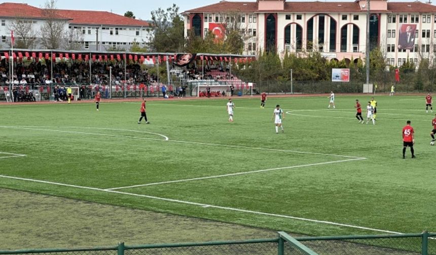 2023-2024 sezonunda Bölgesel Amatör Lig 12.grupta ilimizi temsil eden Bartınspor, sezonun üçüncü maçında Samsun temsilcisi Ünye 1957 Spor&#039;u konuk etti.