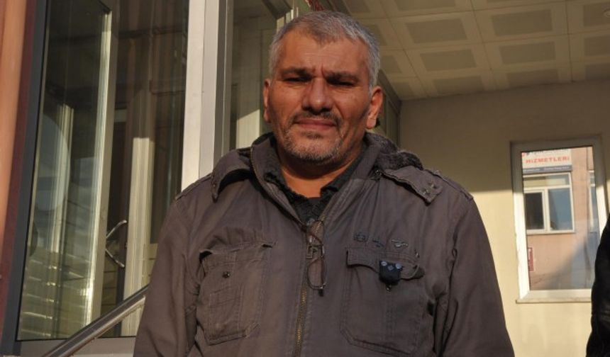 ABDULLAH AKTAS (FOTOGRAFTAKI), YUNANISTAN&#039;IN MORA YARIMADASI ACIKLARINDA SEYREDEN KURU YUK GEMISINDEN DUSEN DENIZCININ KARDESI SEZGIN AKTAS OLDUGUNU IDDA ETTI. FOTO-AYHAN ACAR-BARTIN-DHA