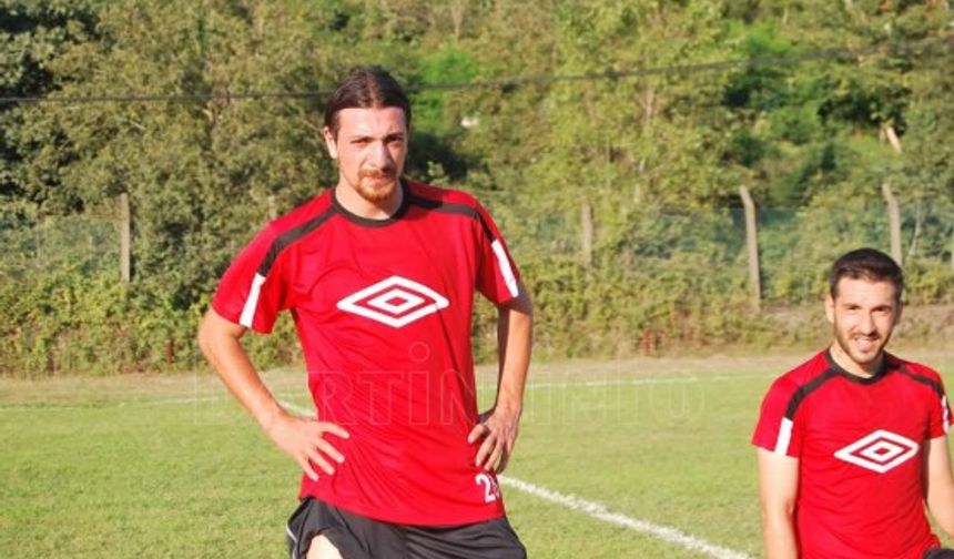 Niğde Belediyespor’da geçen sezon forma giyen sağ bek oyuncusu Seyit Volkan Aygar Bartınspor'da Foto Muhammet Bayraktar