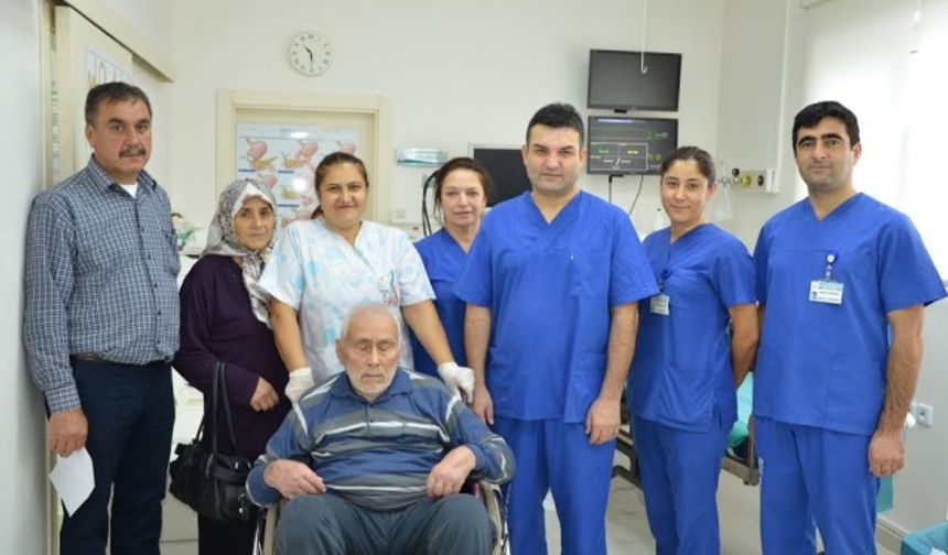 Bartın Devlet Hastanesi&#039;ne Kastamonu&#039;dan sevk edilen 86 yaşındaki Kadir PELENK adlı  hastaya ERCP ile başarılı bir operasyon gerçekleştirildi.