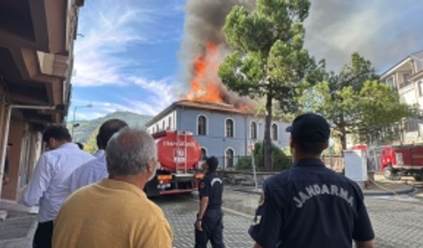 Bartın'da Tarihi Hasandede Cami Alev Alev Yandı