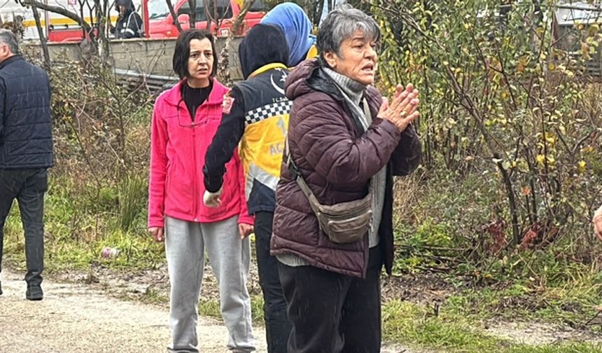 BARTIN’da, barakada çıkan yangında Hüsnü Civelek (56) hayatını kaybetti. Acı haberi alıp gelen Civelek'in ablası Sema Bayraktar, ‘Başını yedi’ diyerek feryat etti.
