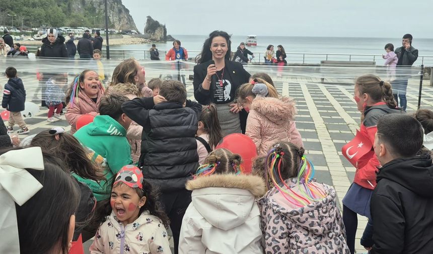 Amasra'da çocuklar gönüllerince eğlendi