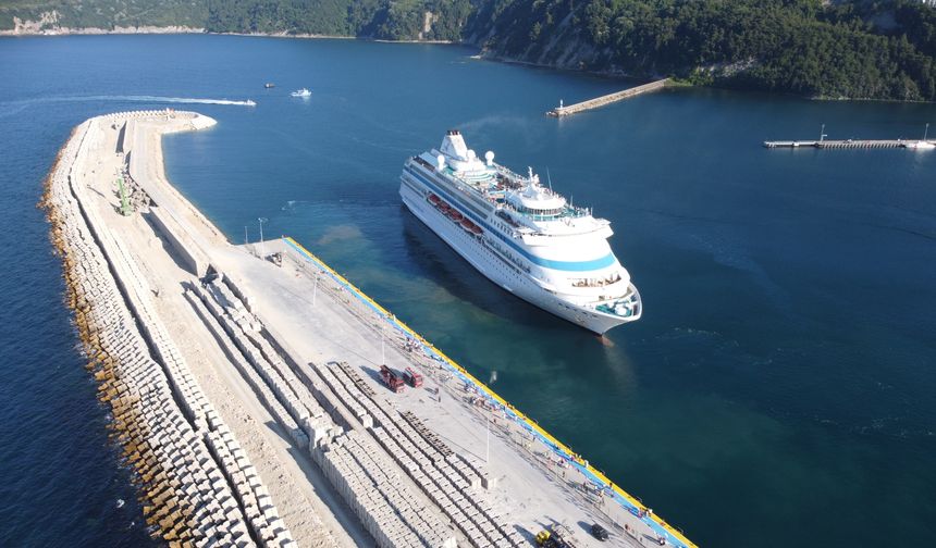 71'inci kez Amasra'ya gelen Astoria Grande dronla görüntülendi