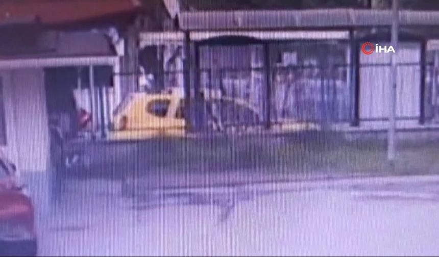 Bartın polisi, kendisini polis olarak tanıtan ve kılıktan kılığa giren dolandırıcıları titiz çalışma ile yakaladı. Yaklaşık 3 milyon TL dolandıran 6 kişilik çete, İstanbul ve Yalova'daki 9 adreste gerçekleştirilen operasyonlarla gözaltına alındı.