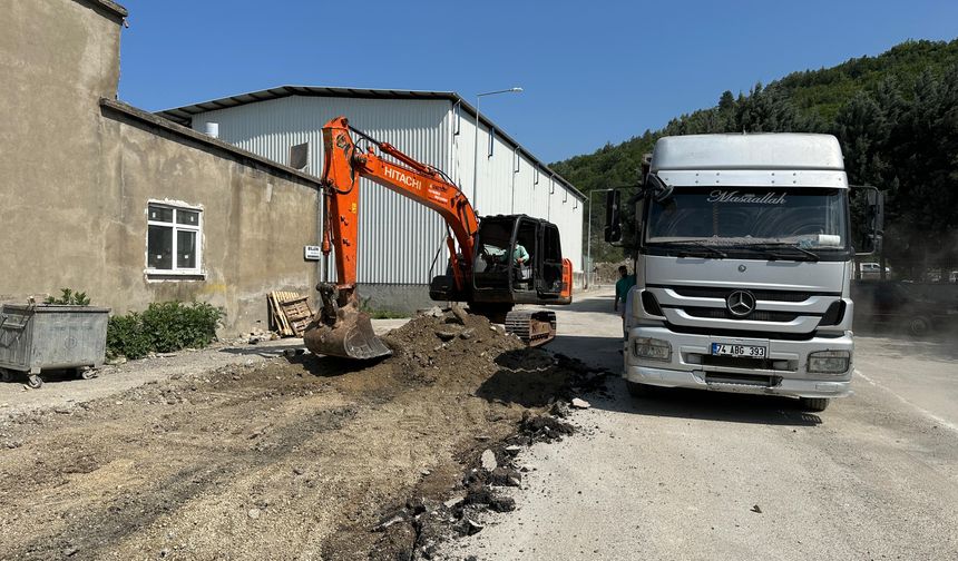 Sanayi sitesinde üstyapı ve asfalt çalışmaları başladı