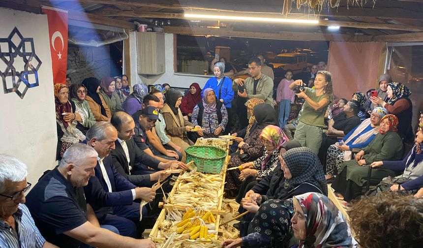 Bartın'da 2 asırlık gelenek; mısır imecesi