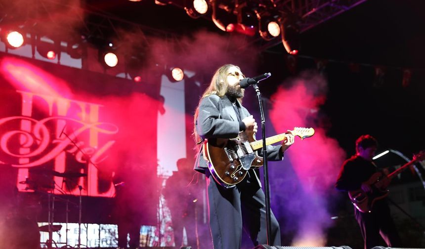 Emre Fel Bartınlılar'ı Coşturdu