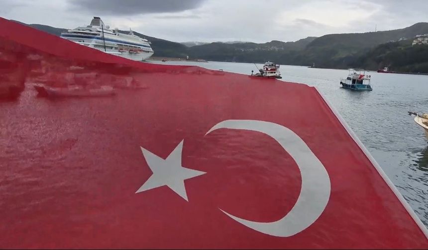 Sahil Güvenlik'ten muhteşem Cumhuriyet Bayramı gösterisi