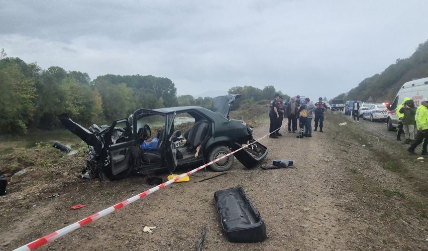 Bartın'da tır yoldan çıktı: 2 ölü, 1 yaralı