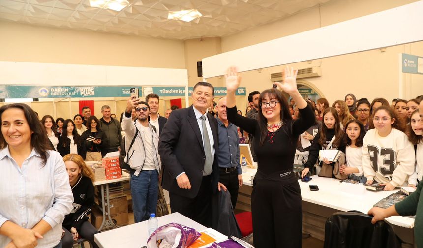Bartın Belediyesi 27. Kitap Fuarı yoğun ilgiyle başladı
