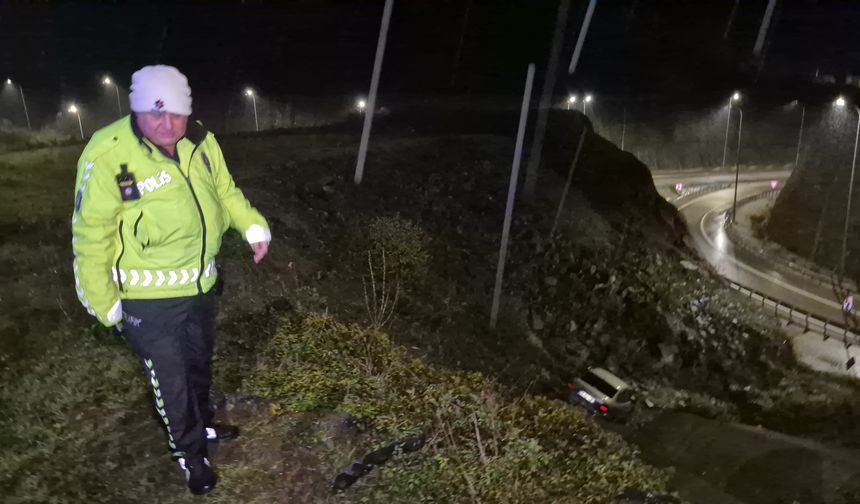 Otomobil 30 metrelik köprüden uçtu: 1 yaralı