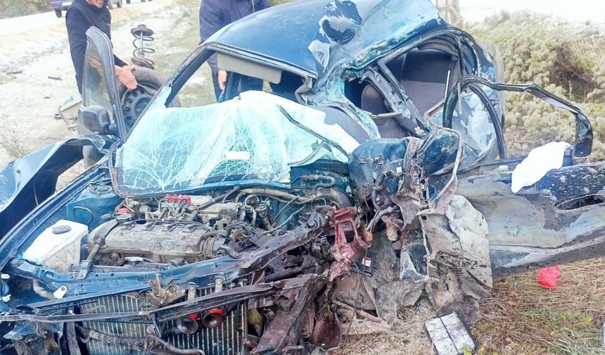 Kamyon ile otomobil çarpıştı: 1 ölü 1 yaralı