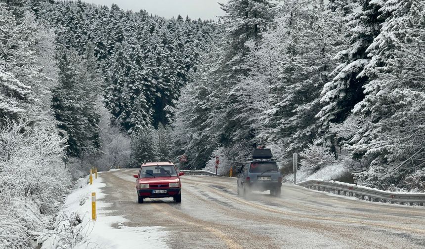 Ahmetusta Geçidi Beyaza Büründü
