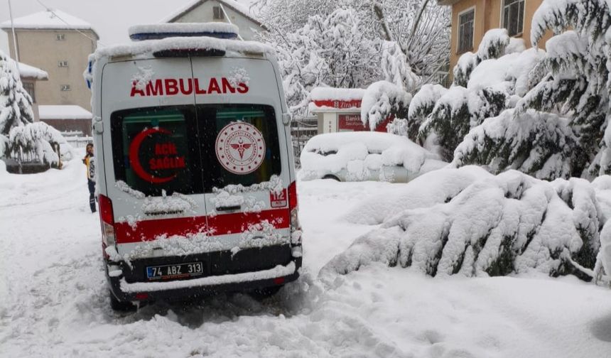 72 saat içerisinde karda mahsur kalan 265 hastaya ulaşıldı