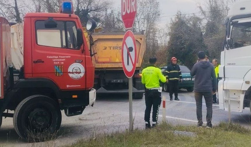 Otomobil Tıra Çarptı: 1 yaralı