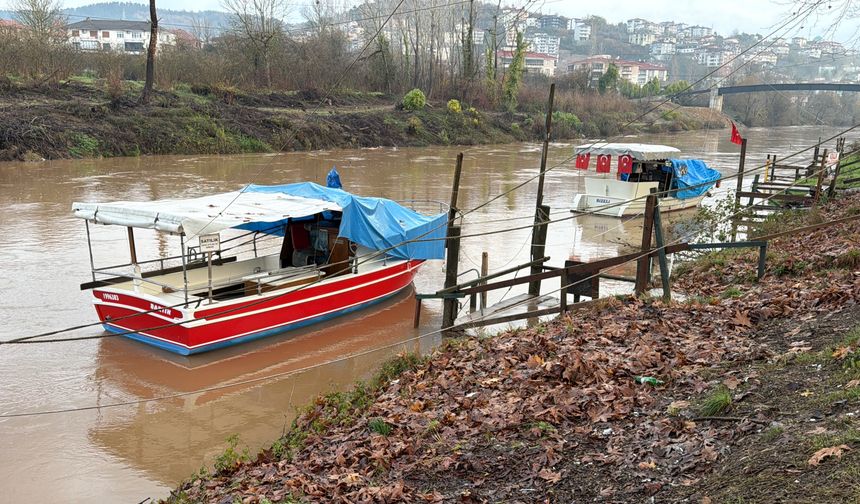 Bartın Irmağı yükseldi, piknik alanı kapatıldı