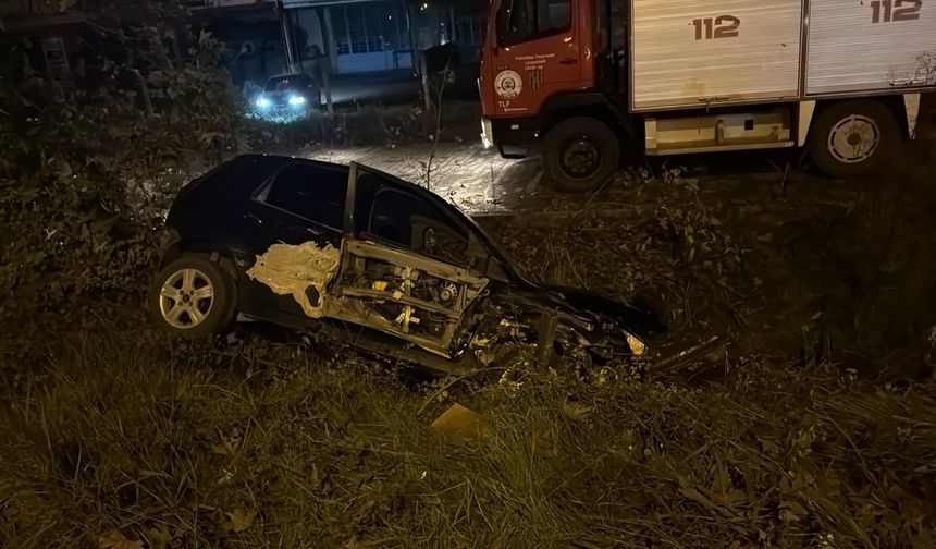 Otomobil şarampole uçtu: 2 yaralı