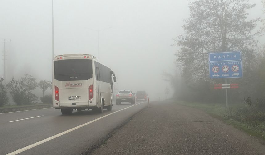 Bartın güne sisle uyandı, görüş mesafesi 10 metre