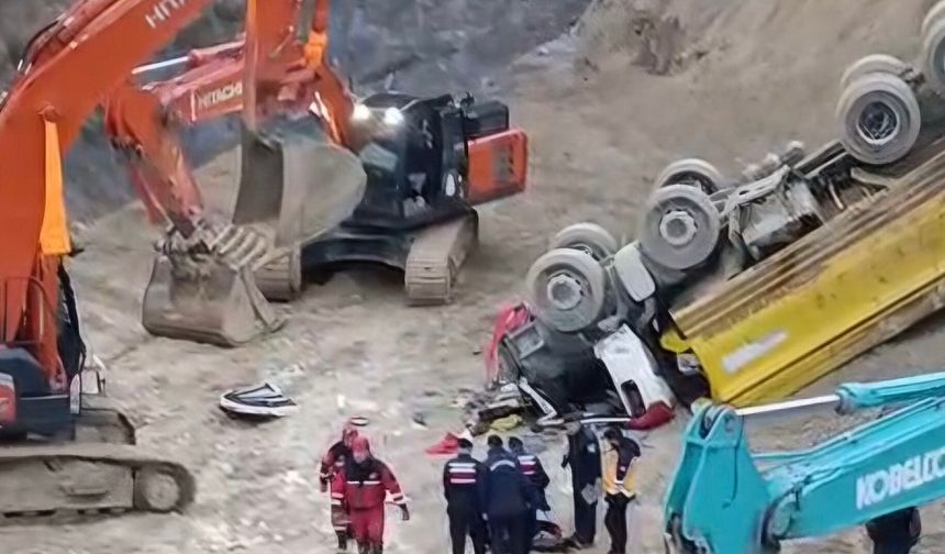 Uçuruma yuvarlanan kamyonun sürücüsü hayatını kaybetti