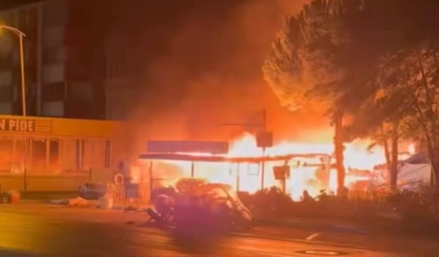 İnkumu tatil beldesinde restoranda yangın