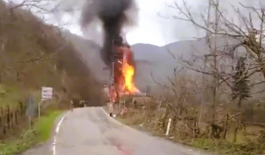 Mutfak tüpünden çıkan yangınla ev küle döndü