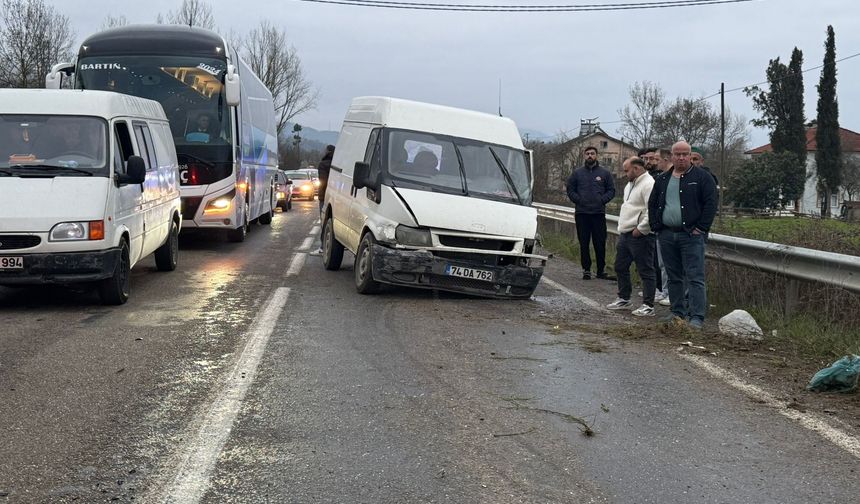 Bartın’da Bayram Arefesinde Kaza: 2 Yaralı