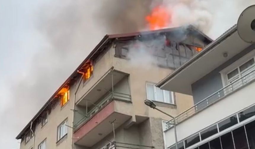 Kozcağız’da Çatı Katı Yangını Korkuttu