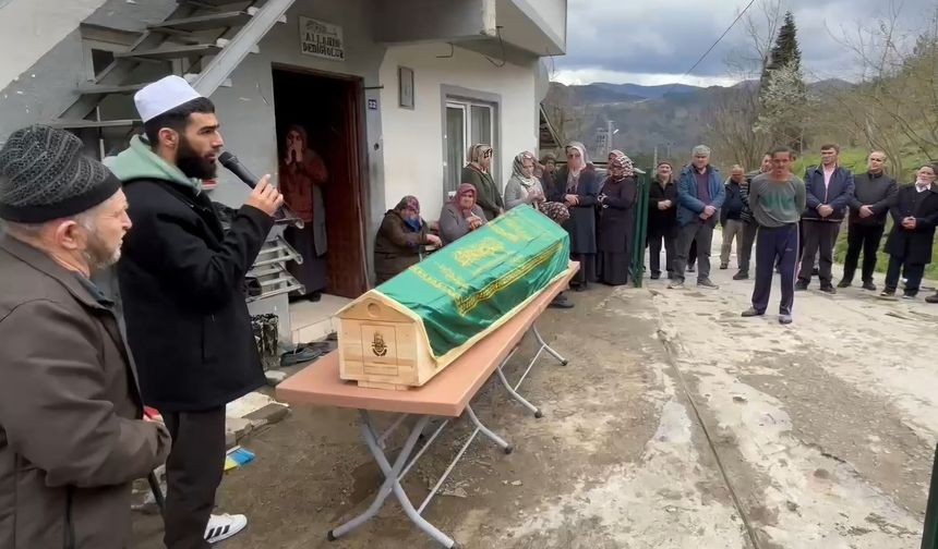 Engelli anne ve 2 oğlu ortada kaldı