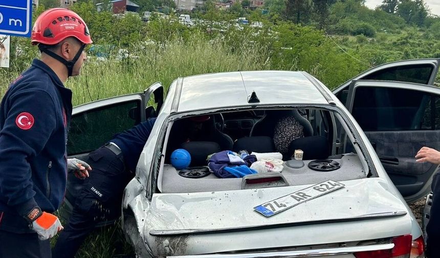 TIR’la çarpışan otomobilde aynı aileden 5 kişi yaralandı