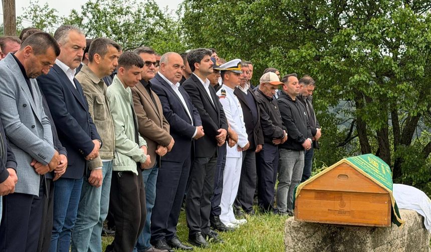 Kalp Krizine Yenik Düşen Muhtar Dualarla Uğurlandı