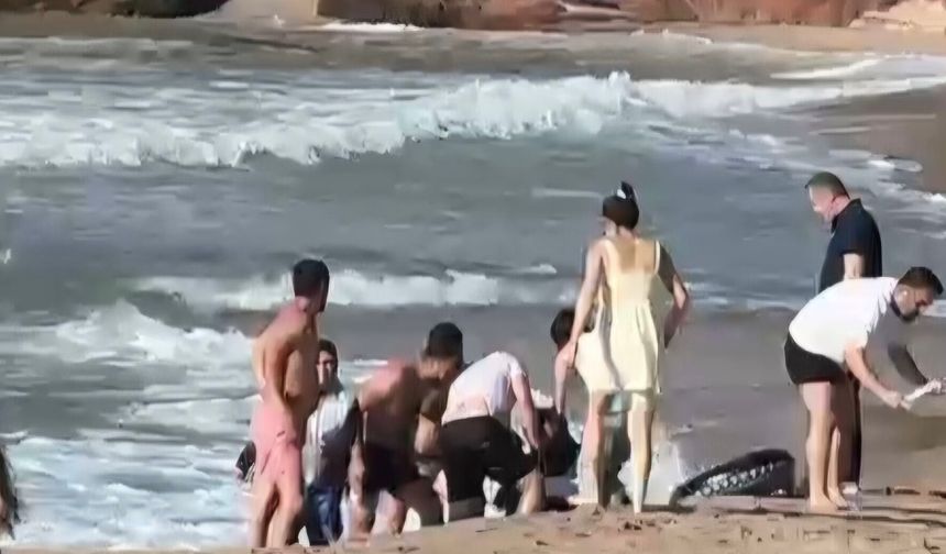 Amasra’da boğulma tehlikesi geçiren 2 kişi kurtarıldı