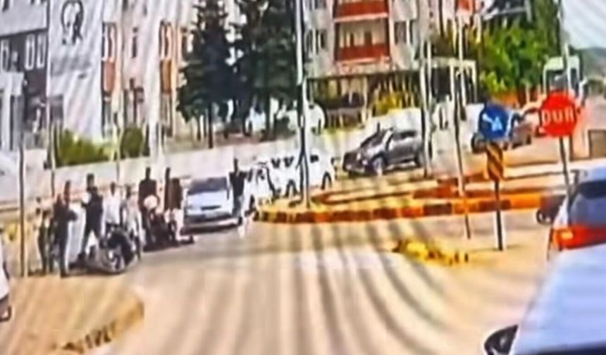 Bartın'da 2 polisinin yaralandığı kaza kamerada