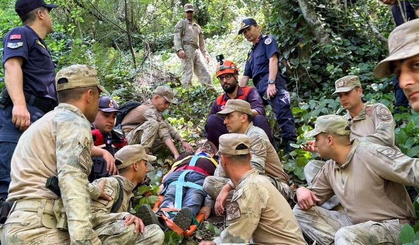 Kanyonda Yaralanıp Mahsur Kalan Gurbetçi Kurtarıldı