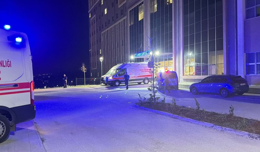 Eğlence Mekanında Bıçaklı Tabancalı Kavga: 1 Ölü, 4 Yaralı