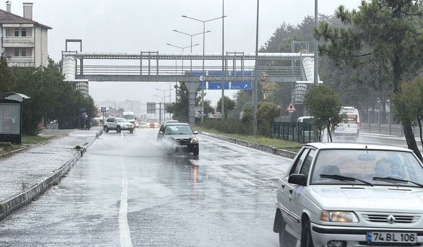 Bartın’da Sağanak Sonrası Yollar Sular Altında