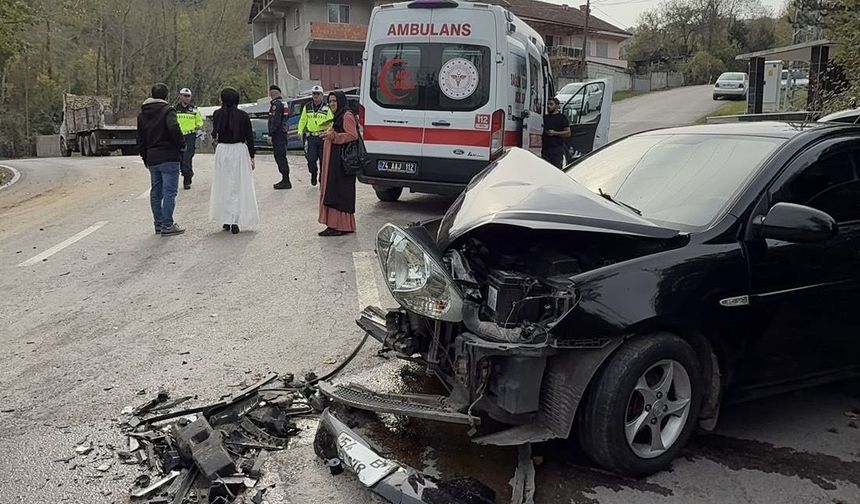 Kozcağız–Hasankadı Yolunda Feci Kaza: 3 Yaralı
