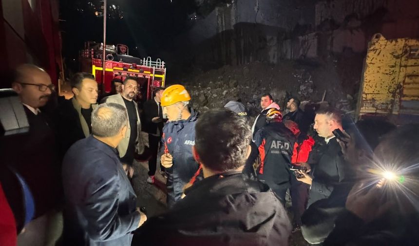 Komşuda 2 katlı Bina Çöktü: 1 Ölü, 1 Yaralı
